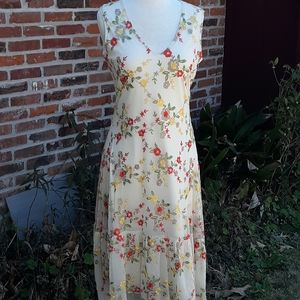 Reba Sleeveless V Neck Dress